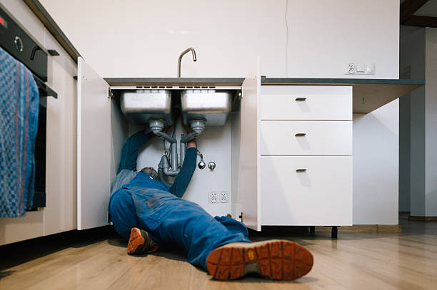 Professional Leak Detection technician working in Burkittsville, MD